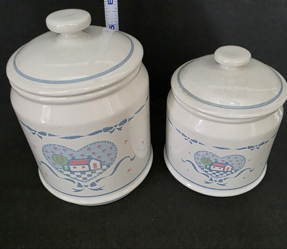 Ceramic Heart Pattern Storage Canisters in White and Light Blue